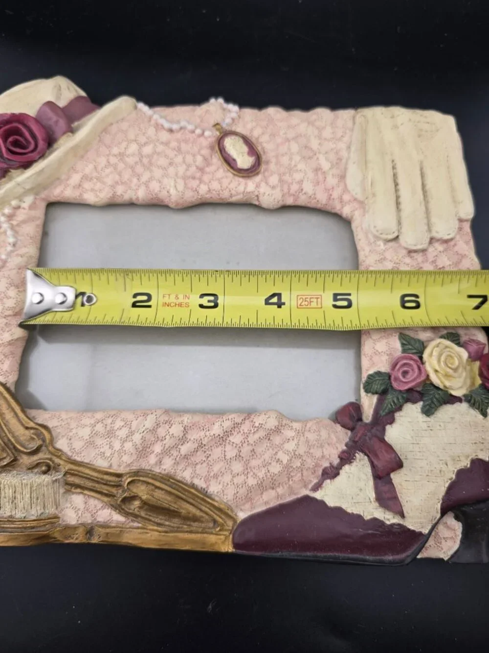 Vintage Victorian-Inspired Resin Photo Frame 3